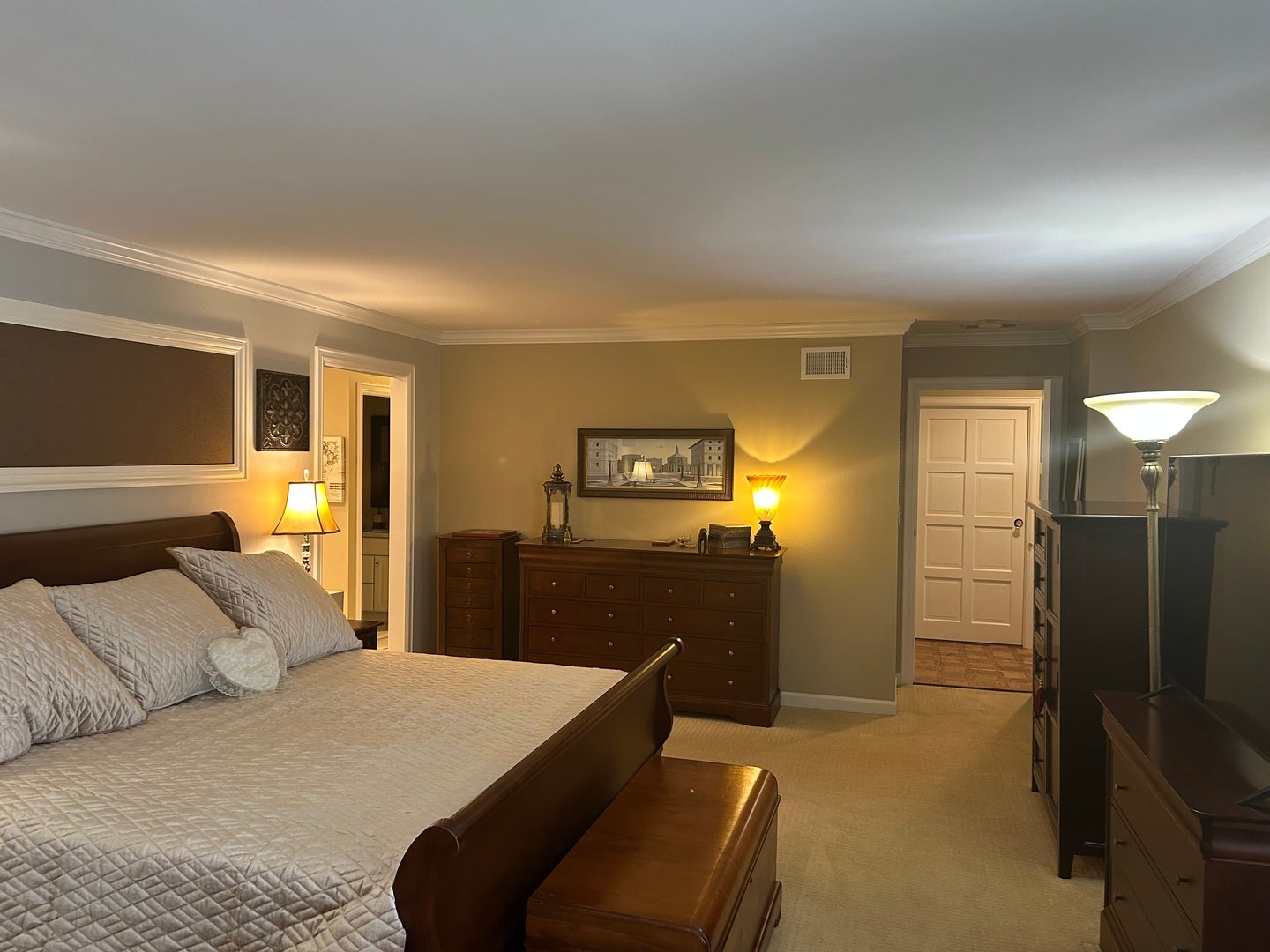 Oak Brook, Illinois, 60523, United States, 2 Bedrooms Bedrooms, ,2 BathroomsBathrooms,Residential,Active,2028166