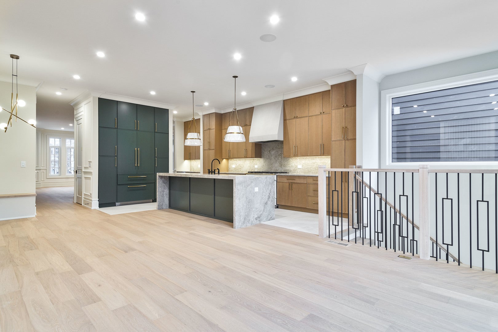 Chicago, Illinois, 60618, United States, 5 Bedrooms Bedrooms, ,5 BathroomsBathrooms,Residential,Active,2007948