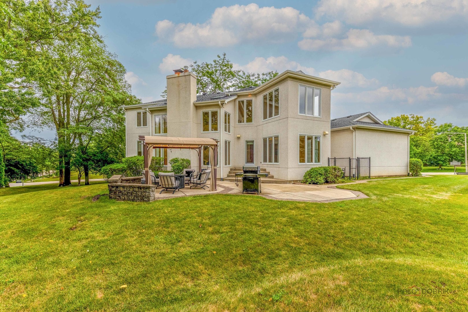 Buffalo Grove, Illinois, 60089, United States, 4 Bedrooms Bedrooms, ,5 BathroomsBathrooms,Residential,Active,1920276