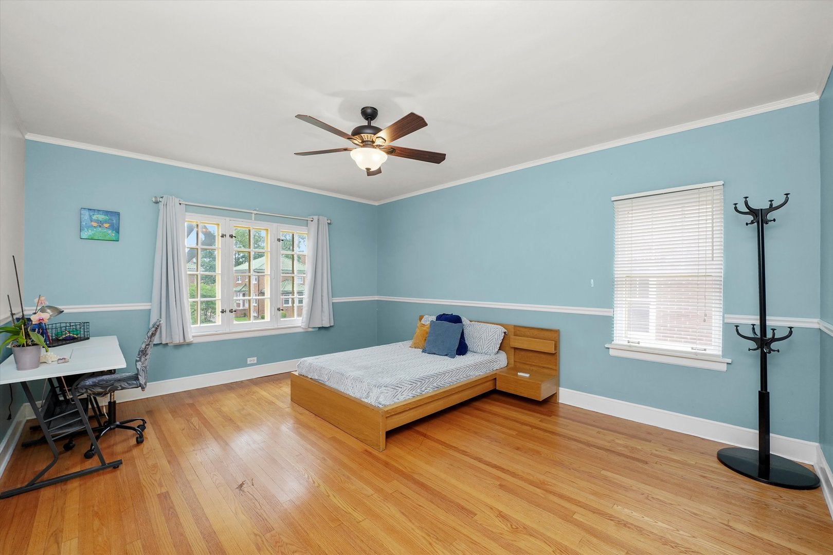 Oak Park, Illinois, 60302, United States, 7 Bedrooms Bedrooms, ,6 BathroomsBathrooms,Residential,Active,1894236