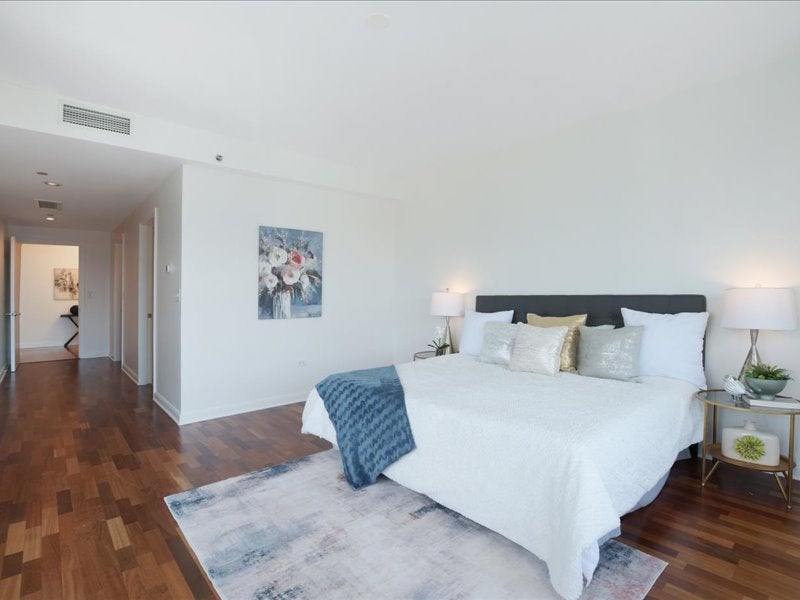 Chicago, Illinois, 60602, United States, 3 Bedrooms Bedrooms, ,3 BathroomsBathrooms,Residential,Active,1969671