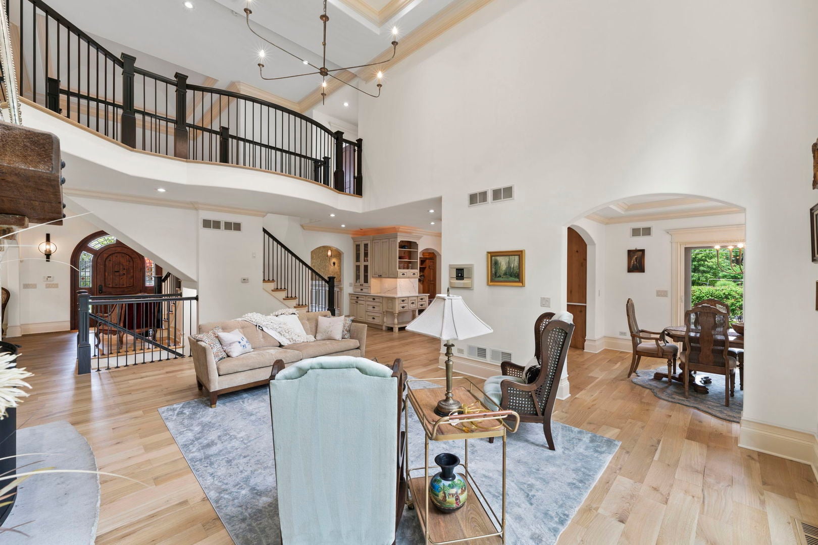 Wheaton, Illinois, 60187, United States, 6 Bedrooms Bedrooms, ,5 BathroomsBathrooms,Residential,Active,1926883