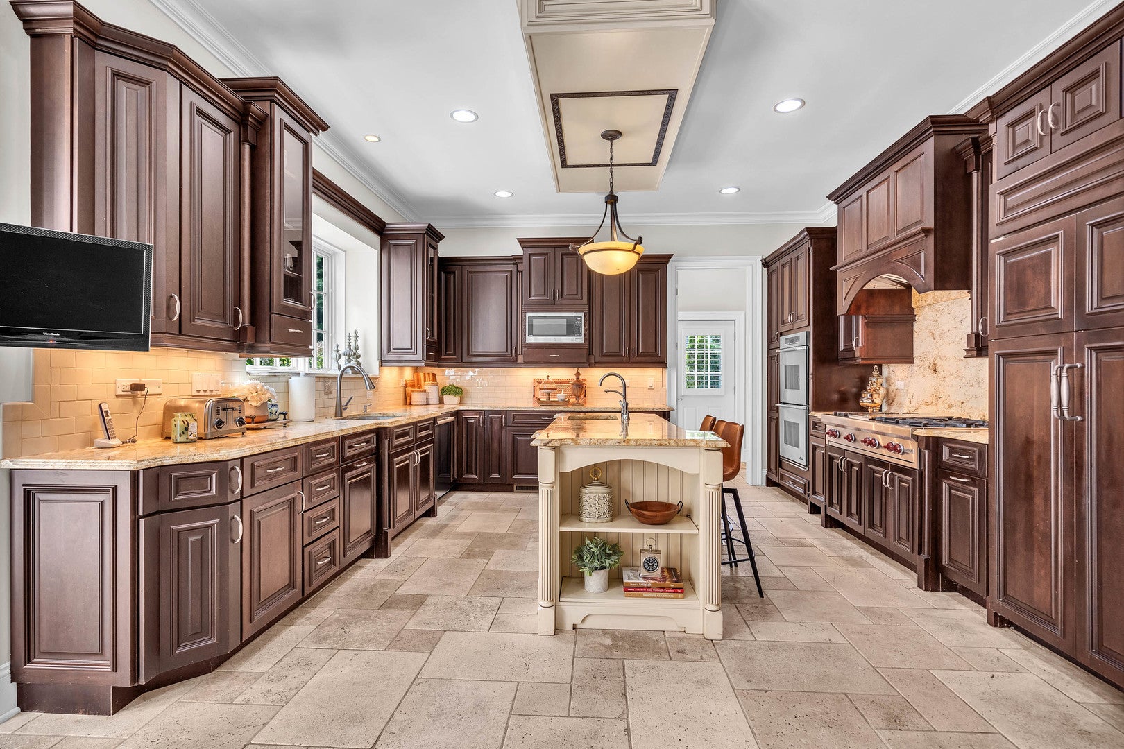 Lake Forest, Illinois, 60045, United States, 5 Bedrooms Bedrooms, ,7 BathroomsBathrooms,Residential,Active,1941347
