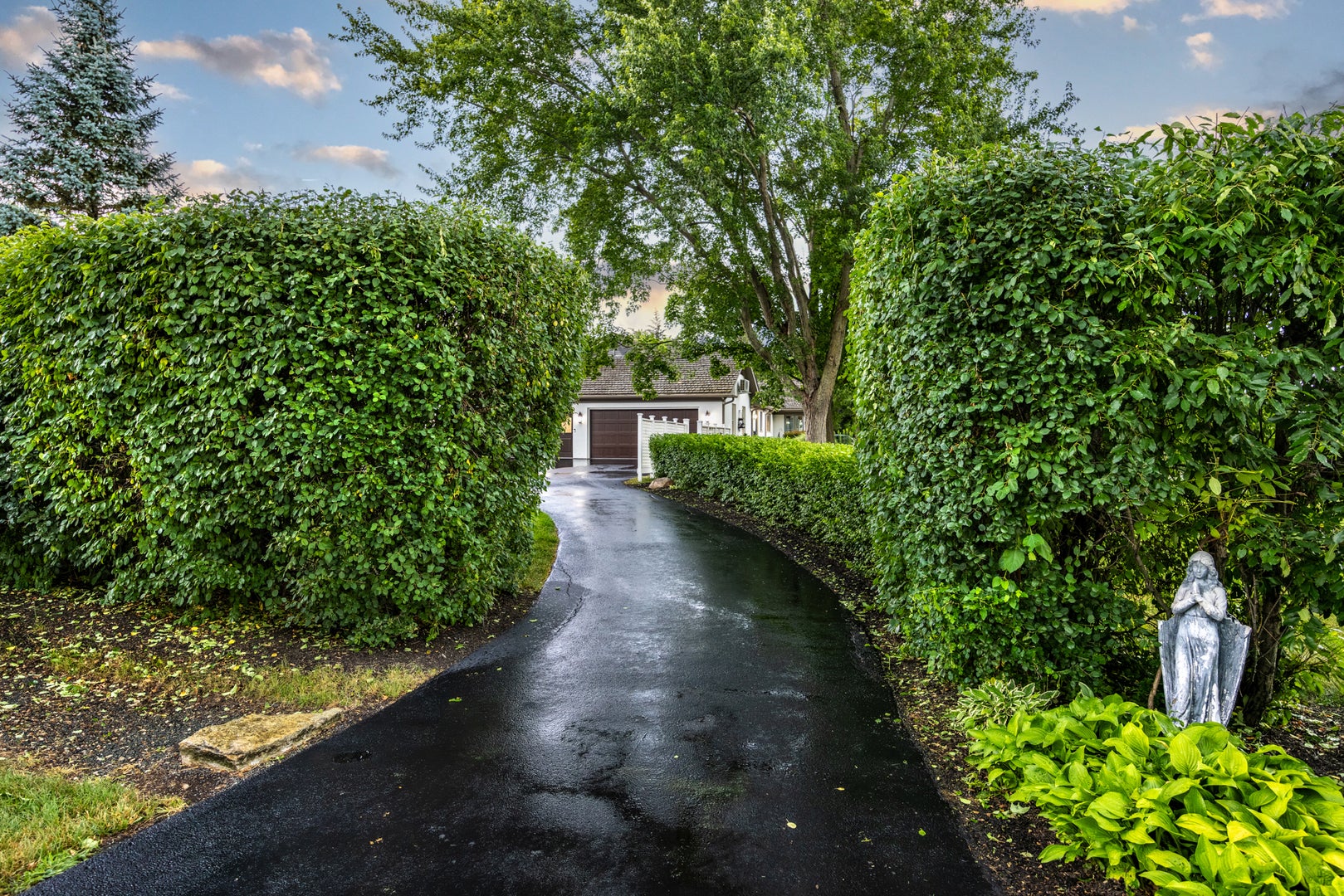 Barrington Hills, Illinois, 60010, United States, 6 Bedrooms Bedrooms, ,4 BathroomsBathrooms,Residential,Active,1987255