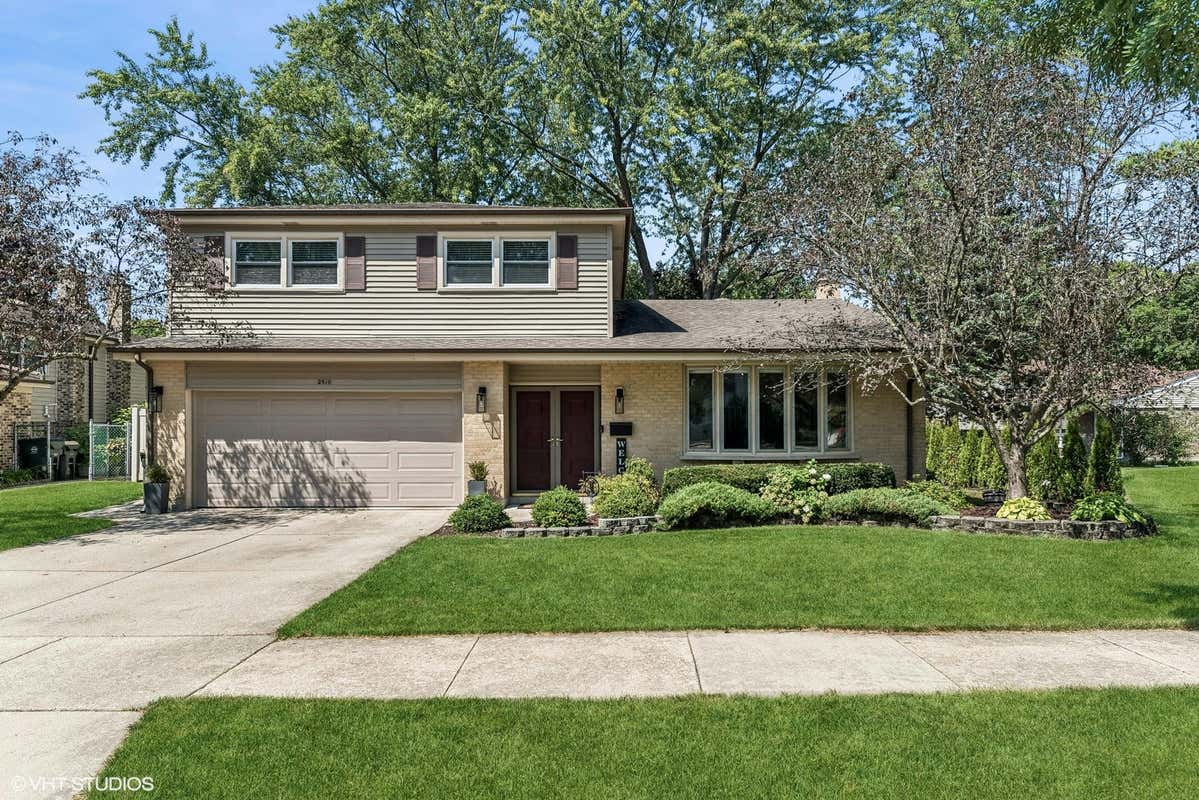 2510 N FORREST LN, ARLINGTON HEIGHTS, IL 60004, photo 1 of 29