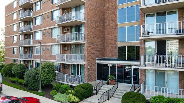 2201 S HIGHLAND AVE APT 5L, LOMBARD, IL 60148 - Image 1