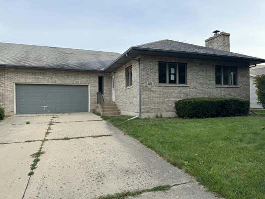 302 OLD MILL LN, HAMPSHIRE, IL 60140 - Image 1