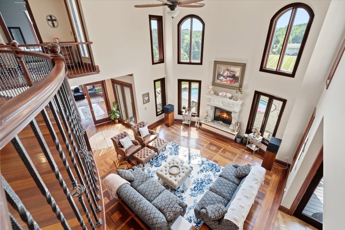 Barrington, Illinois, 60010, United States, 5 Bedrooms Bedrooms, ,7 BathroomsBathrooms,Residential,Active,1914793
