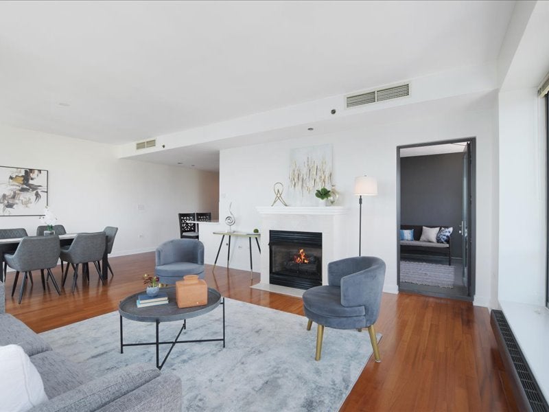 Chicago, Illinois, 60602, United States, 3 Bedrooms Bedrooms, ,3 BathroomsBathrooms,Residential,Active,1969671