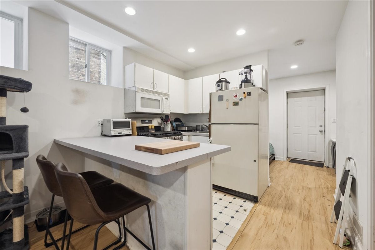 Chicago, Illinois, 60614, United States, 4 Bedrooms Bedrooms, ,5 BathroomsBathrooms,Residential,Active,1922312