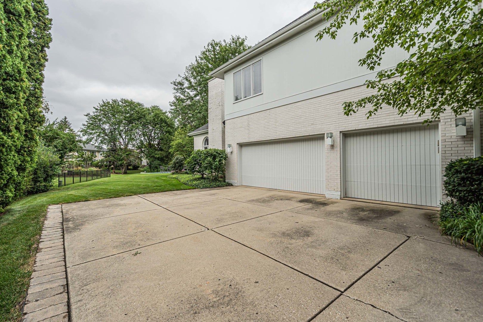 Buffalo Grove, Illinois, 60089, United States, 5 Bedrooms Bedrooms, ,5 BathroomsBathrooms,Residential,Active,1922274