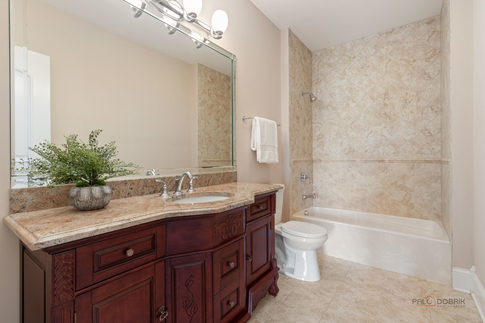 Hawthorn Woods, Illinois, 60047, United States, 6 Bedrooms Bedrooms, ,7 BathroomsBathrooms,Residential,Active,1989792