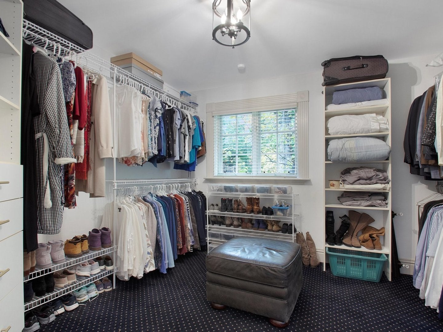 Rockford, Illinois, 61107, United States, 6 Bedrooms Bedrooms, ,7 BathroomsBathrooms,Residential,Active,1988460