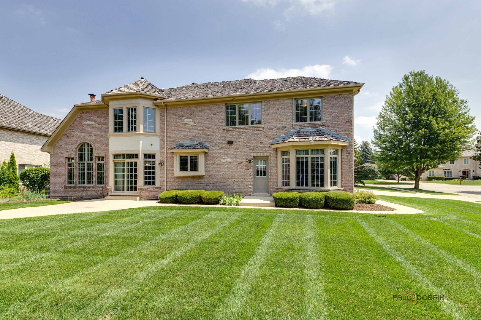 Libertyville, Illinois, 60048, United States, 5 Bedrooms Bedrooms, ,5 BathroomsBathrooms,Residential,Active,1900216