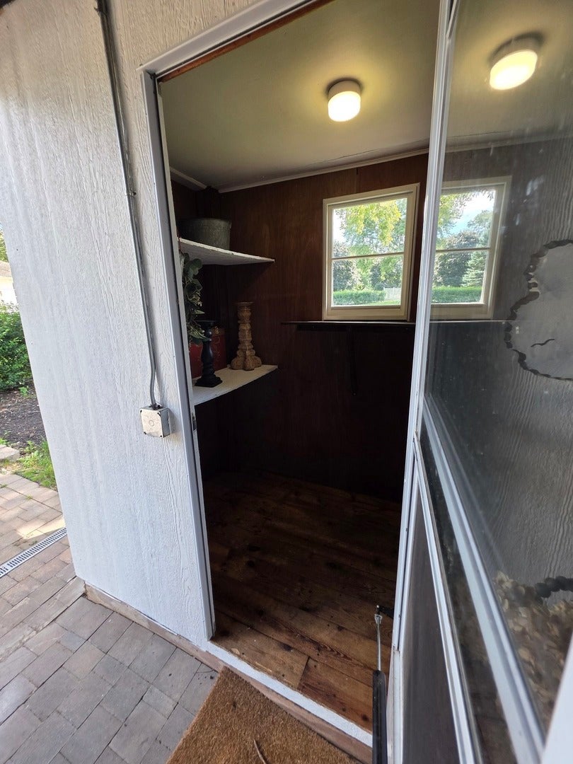 Barrington Hills, Illinois, 60010, United States, 6 Bedrooms Bedrooms, ,4 BathroomsBathrooms,Residential,Active,1987255