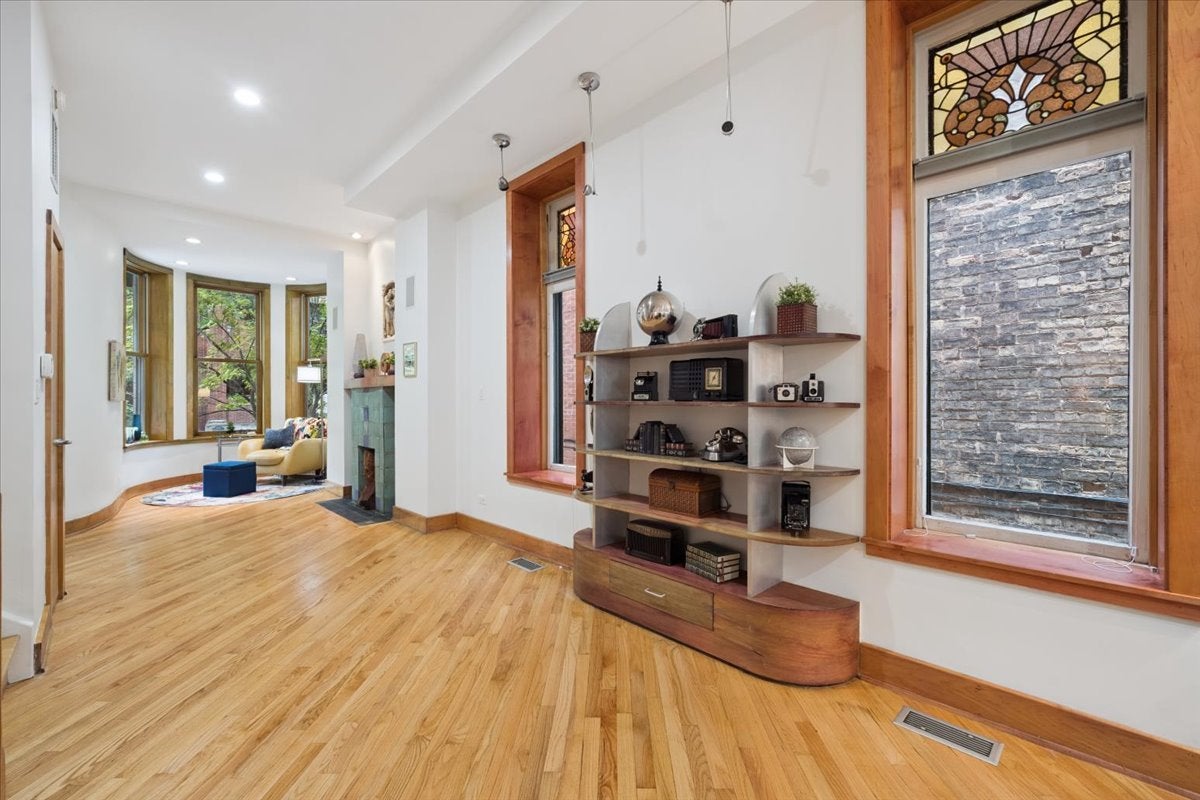 Chicago, Illinois, 60614, United States, 4 Bedrooms Bedrooms, ,5 BathroomsBathrooms,Residential,Active,1922312