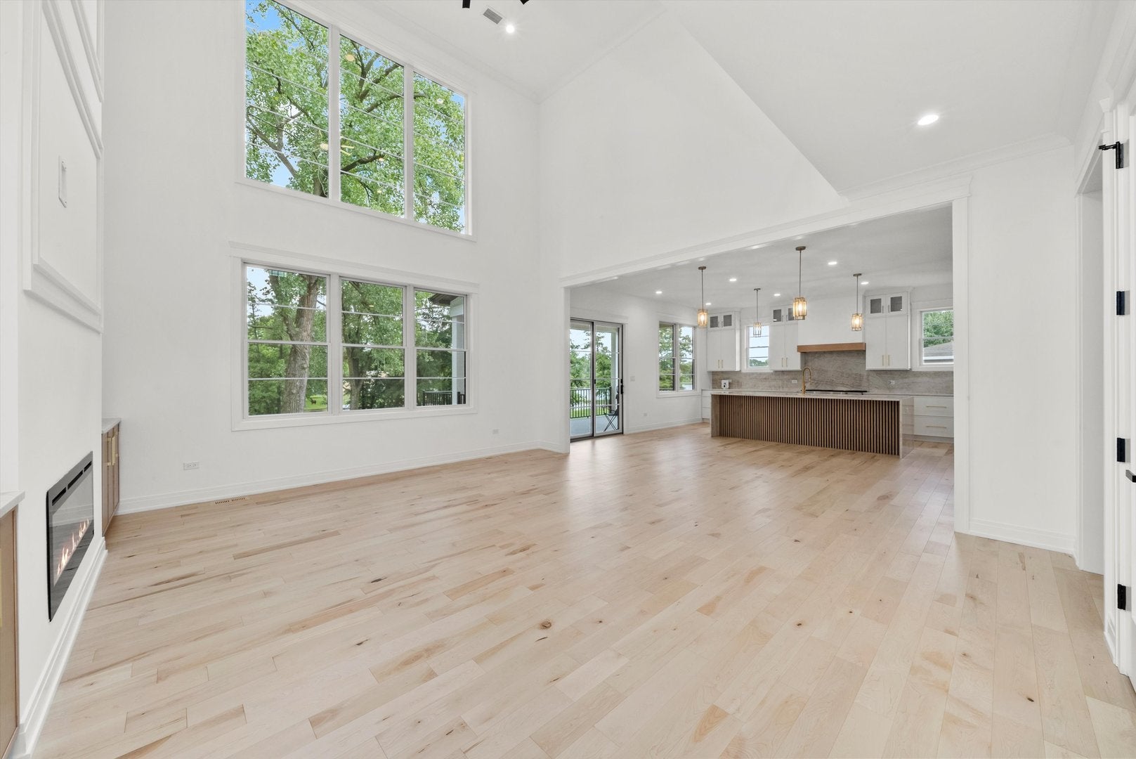 Burr Ridge, Illinois, 60527, United States, 6 Bedrooms Bedrooms, ,6 BathroomsBathrooms,Residential,Active,1929664