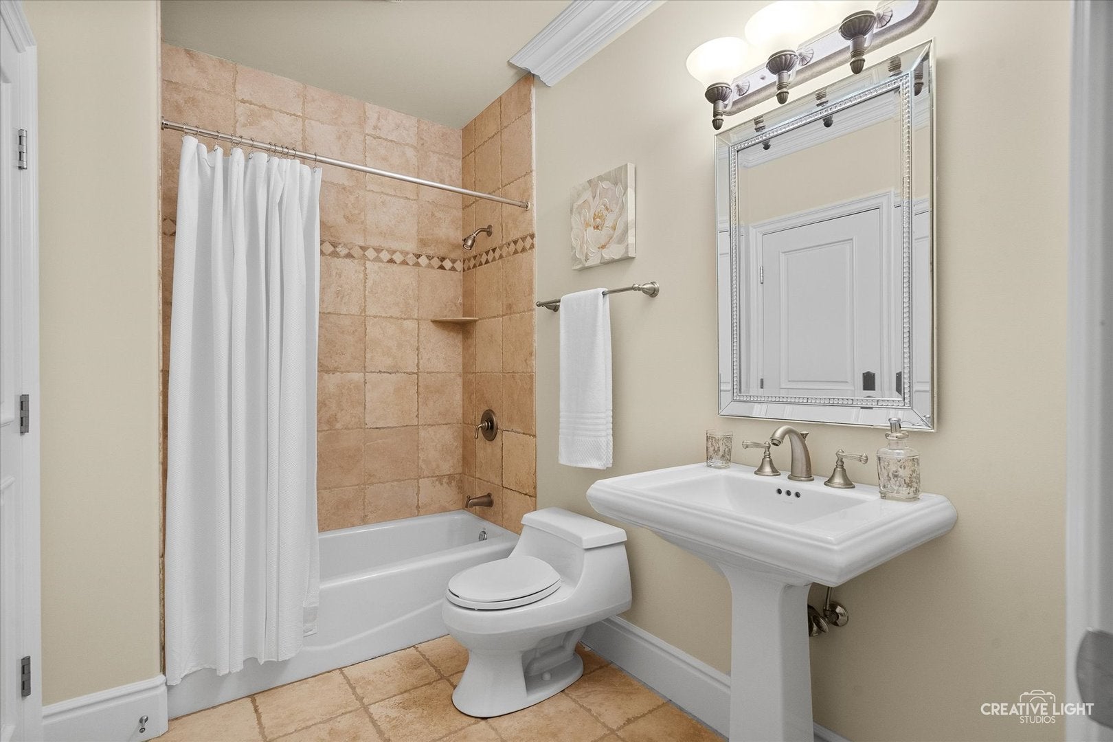 Oak Brook, Illinois, 60523, United States, ,7 BathroomsBathrooms,Residential,Active,1900406