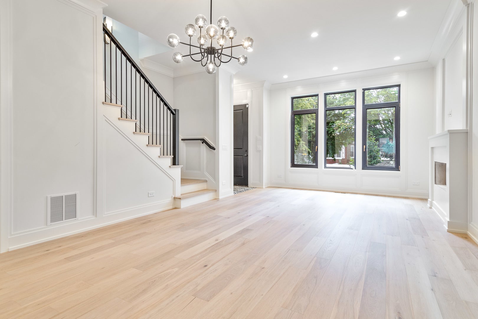 Chicago, Illinois, 60618, United States, 4 Bedrooms Bedrooms, ,5 BathroomsBathrooms,Residential,Active,1929682