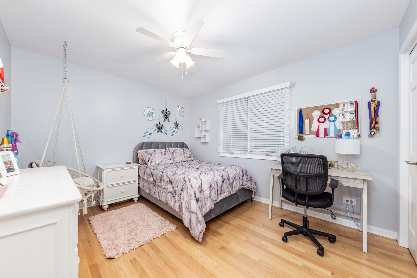 Naperville, Illinois, 60565, United States, 5 Bedrooms Bedrooms, ,4 BathroomsBathrooms,Residential,Active,1959981