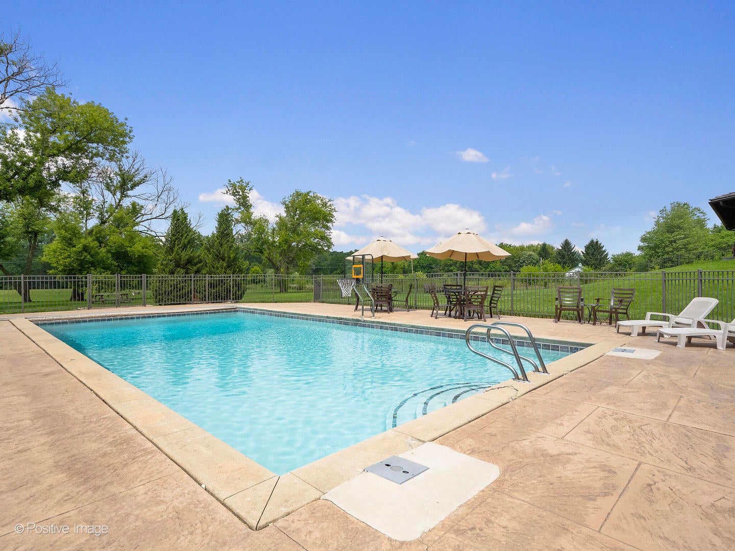 West Chicago, Illinois, 60185, United States, 6 Bedrooms Bedrooms, ,5 BathroomsBathrooms,Residential,Active,1904187