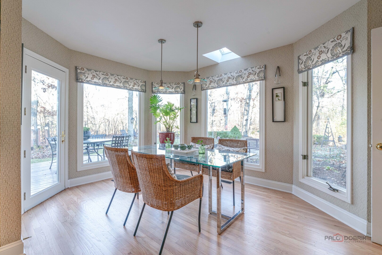 Lincolnshire, Illinois, 60045, United States, 4 Bedrooms Bedrooms, ,3 BathroomsBathrooms,Residential,Pending,2007251