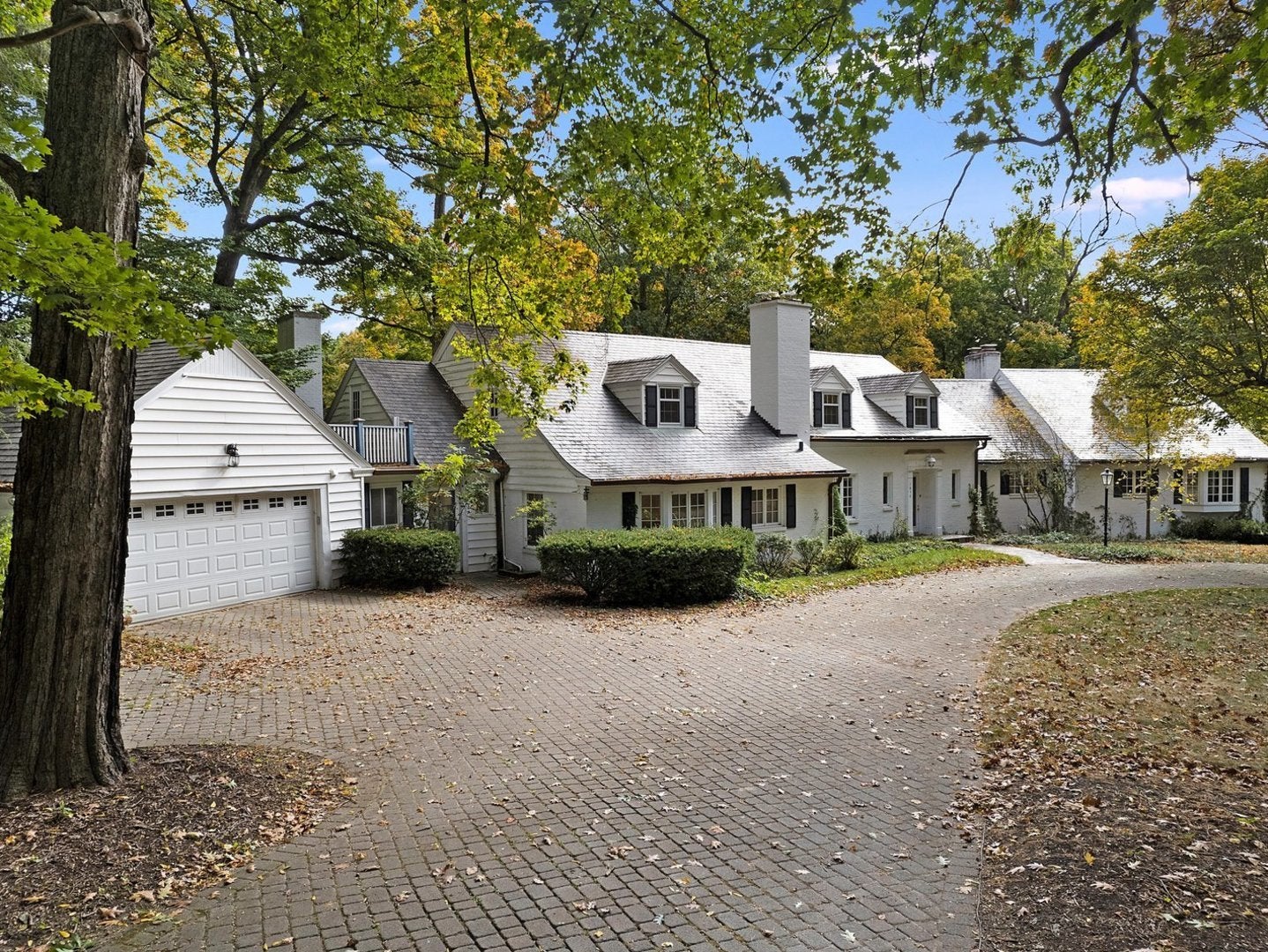 Rockford, Illinois, 61107, United States, 6 Bedrooms Bedrooms, ,7 BathroomsBathrooms,Residential,Active,1922304