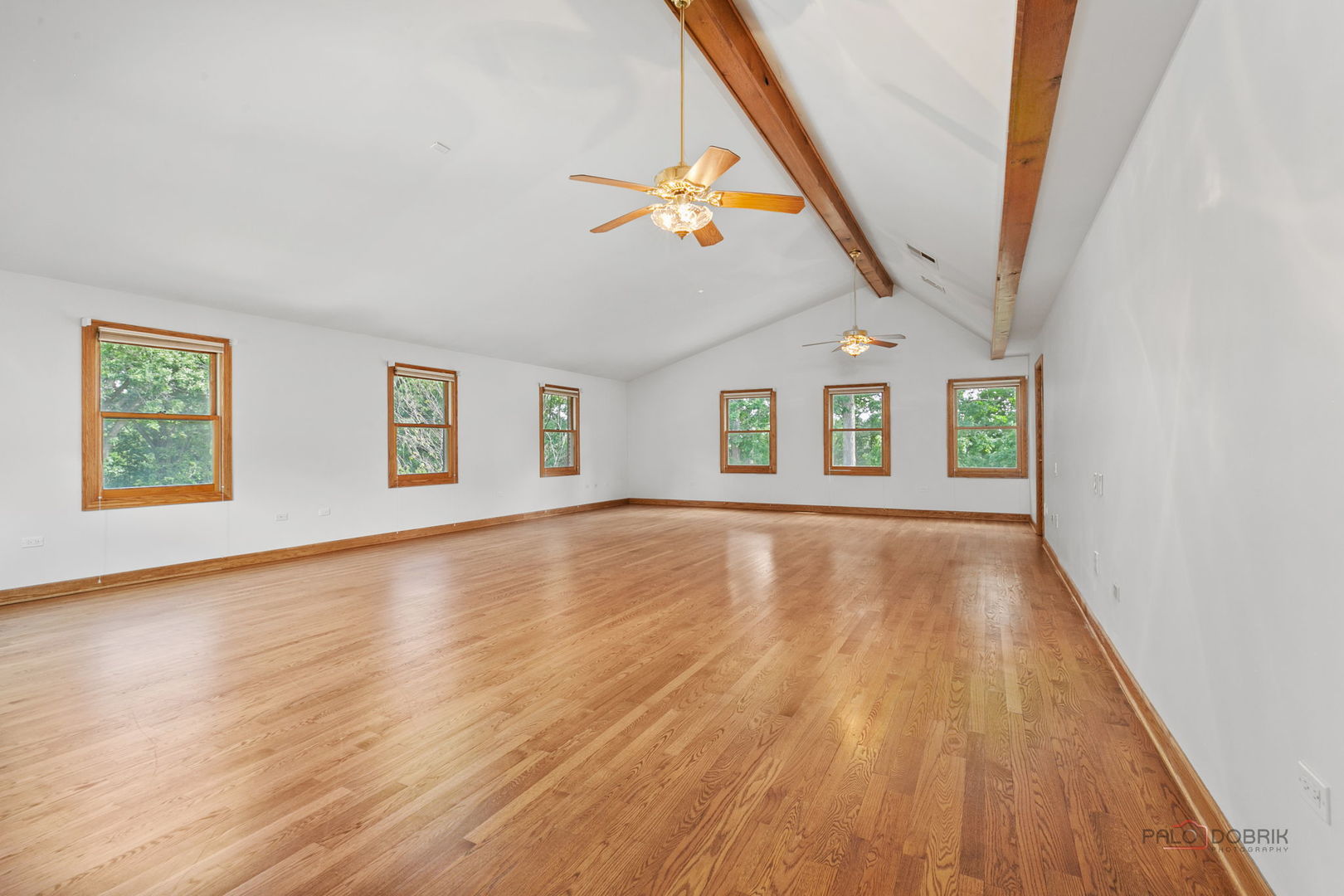 Mundelein, Illinois, 60060, United States, 4 Bedrooms Bedrooms, ,5 BathroomsBathrooms,Residential,Active,1934797