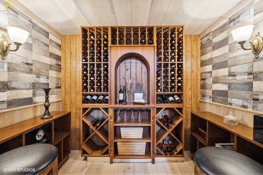 Barrington Hills, Illinois, 60010, United States, 6 Bedrooms Bedrooms, ,5 BathroomsBathrooms,Residential,Active,1987275