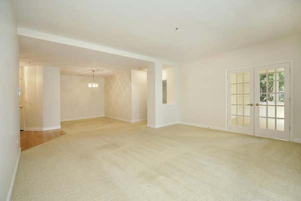 2640 SUMMIT DR UNIT 103, GLENVIEW, IL 60025, photo 4 of 13