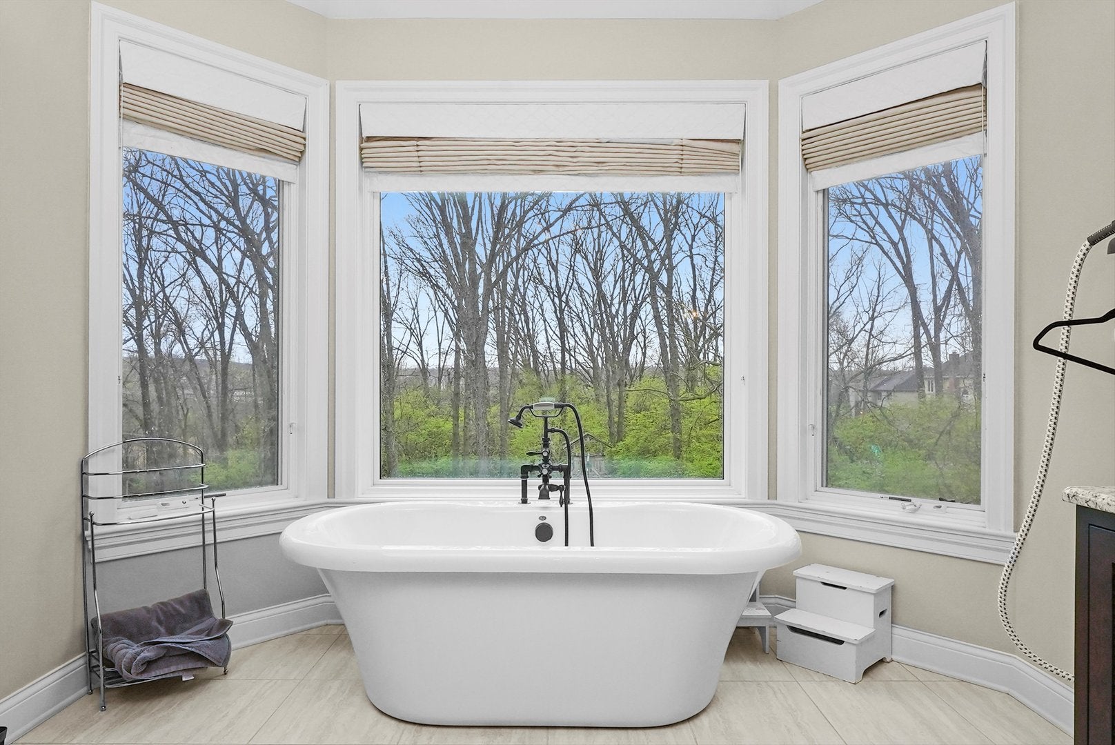 Willow Springs, Illinois, 60480, United States, 5 Bedrooms Bedrooms, ,5 BathroomsBathrooms,Residential,Active,1988455