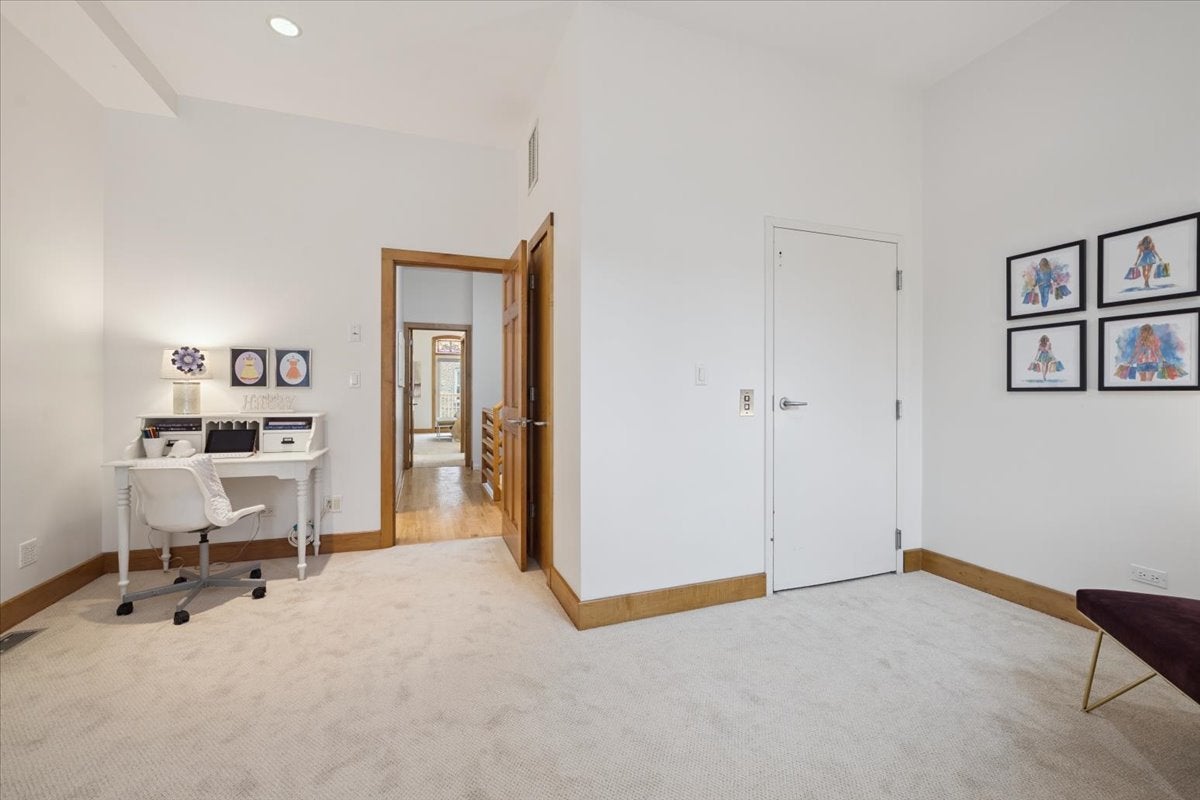 Chicago, Illinois, 60614, United States, 4 Bedrooms Bedrooms, ,5 BathroomsBathrooms,Residential,Active,1922312