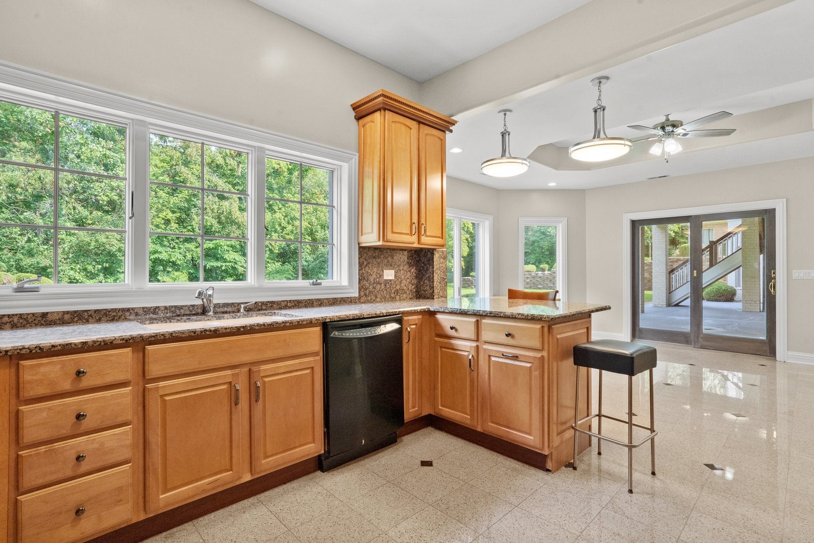 Frankfort, Illinois, 60423, United States, 7 Bedrooms Bedrooms, ,9 BathroomsBathrooms,Residential,Active,1945054