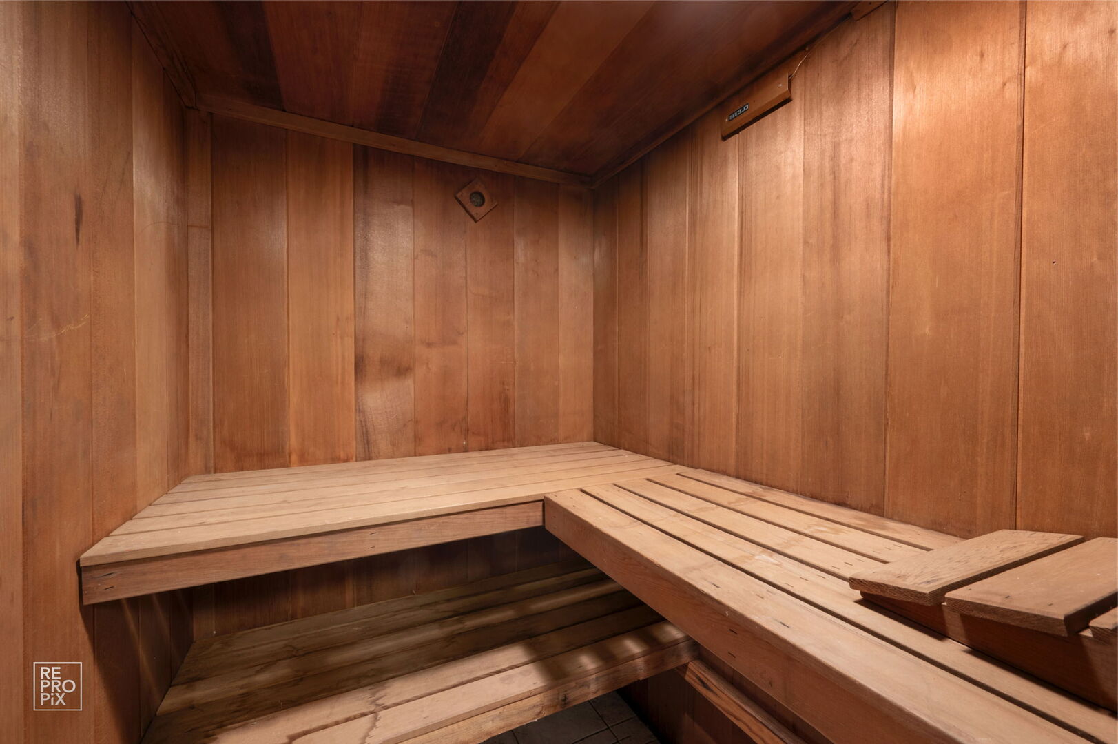 Wadsworth, Illinois, 60083, United States, 5 Bedrooms Bedrooms, ,6 BathroomsBathrooms,Residential,Active,1989775