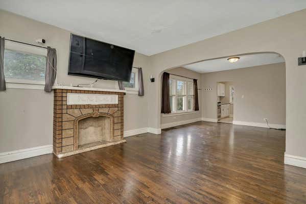 1207 CALIFORNIA AVE, JOLIET, IL 60432, photo 4 of 25