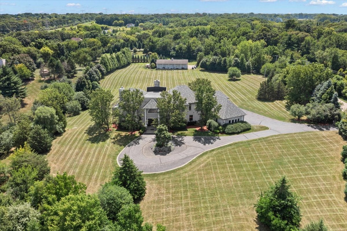 Barrington, Illinois, 60010, United States, 5 Bedrooms Bedrooms, ,7 BathroomsBathrooms,Residential,Active,1914793