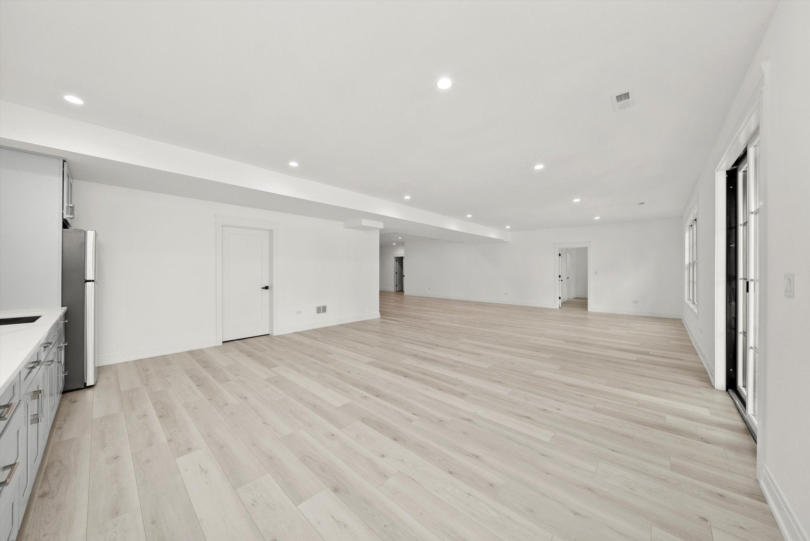 Burr Ridge, Illinois, 60527, United States, 6 Bedrooms Bedrooms, ,6 BathroomsBathrooms,Residential,Active,1929664