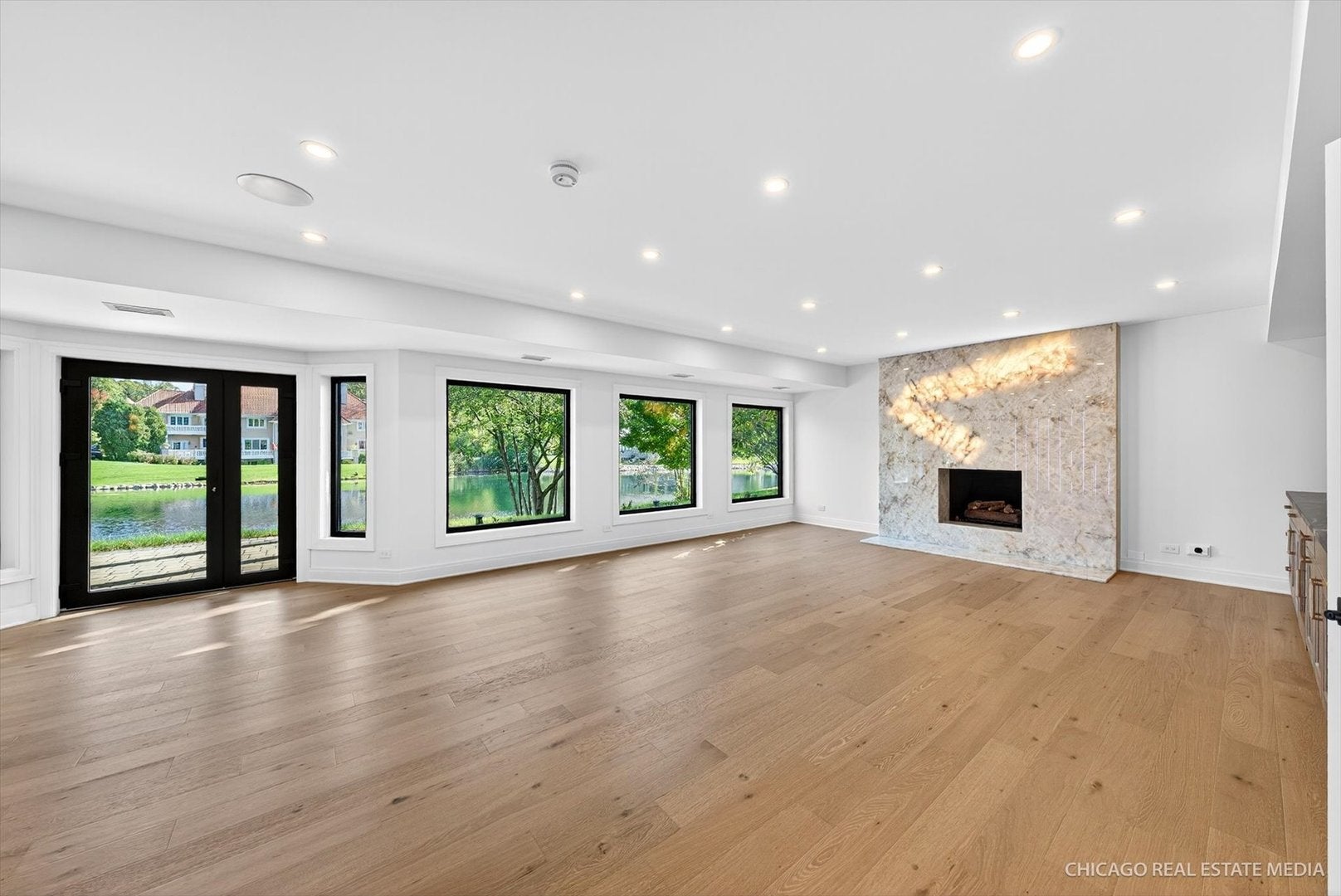 Burr Ridge, Illinois, 60527, United States, 5 Bedrooms Bedrooms, ,6 BathroomsBathrooms,Residential,Active,1995246