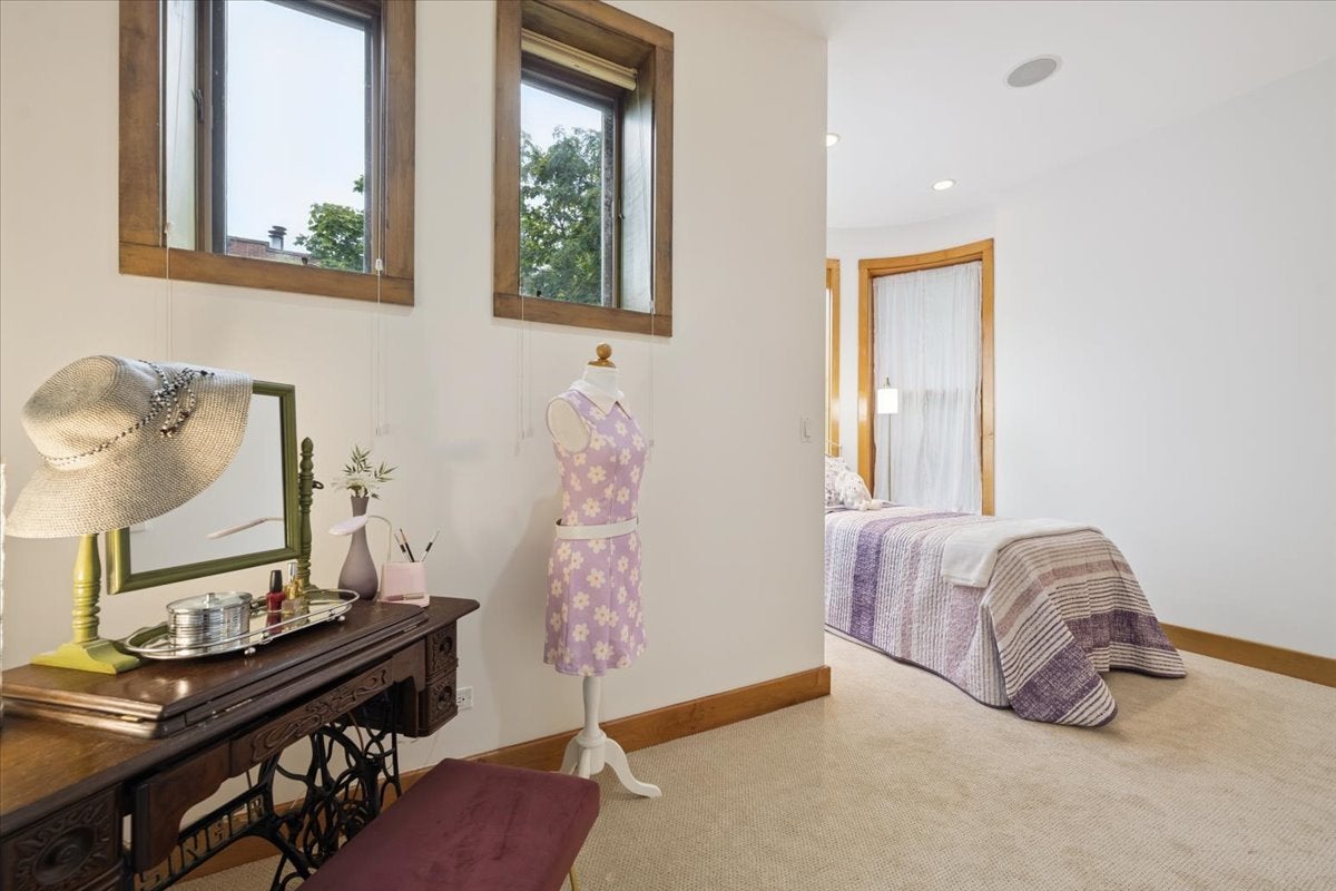 Chicago, Illinois, 60614, United States, 4 Bedrooms Bedrooms, ,5 BathroomsBathrooms,Residential,Active,1922312