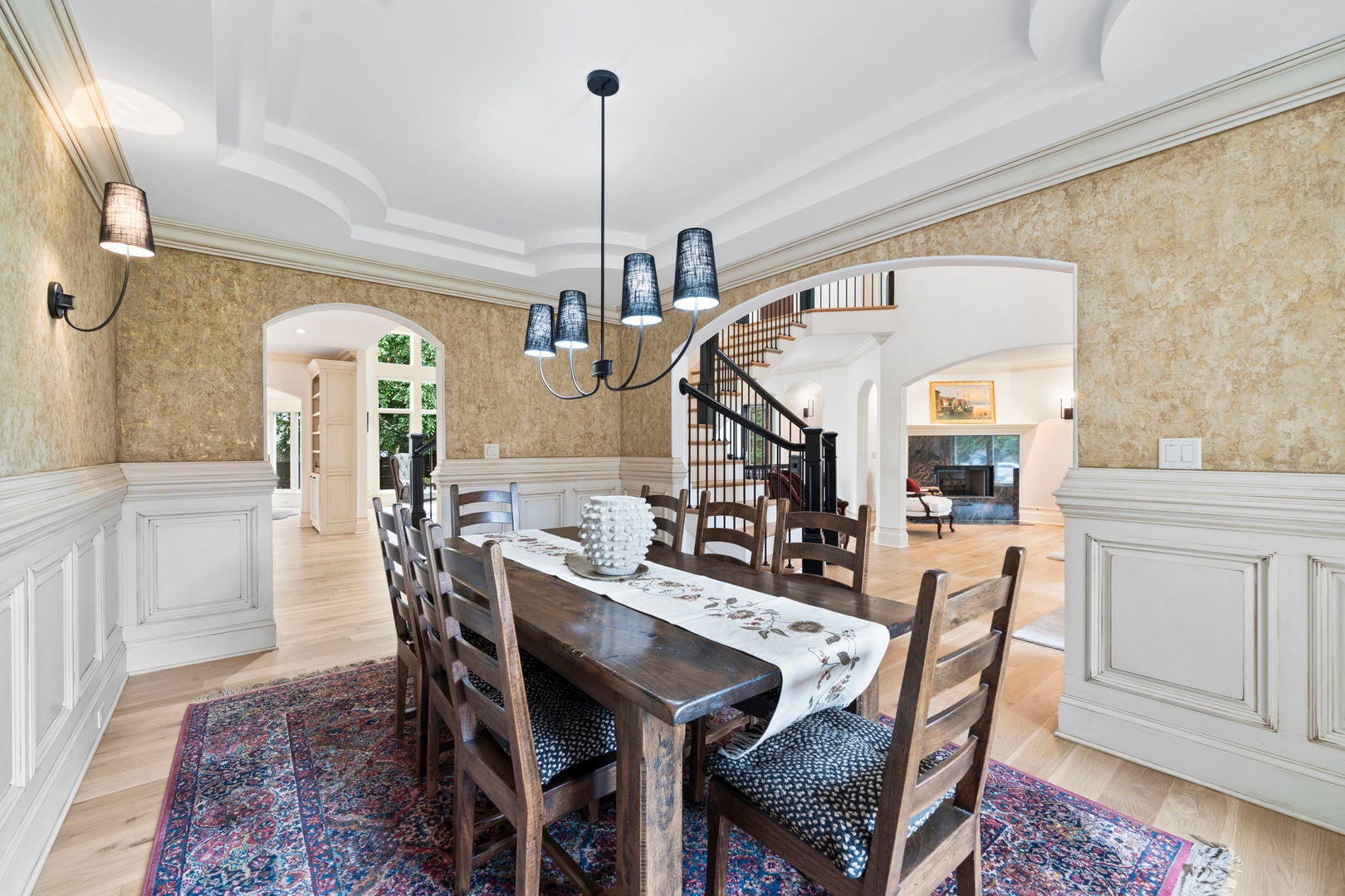 Wheaton, Illinois, 60187, United States, 6 Bedrooms Bedrooms, ,5 BathroomsBathrooms,Residential,Active,1926883