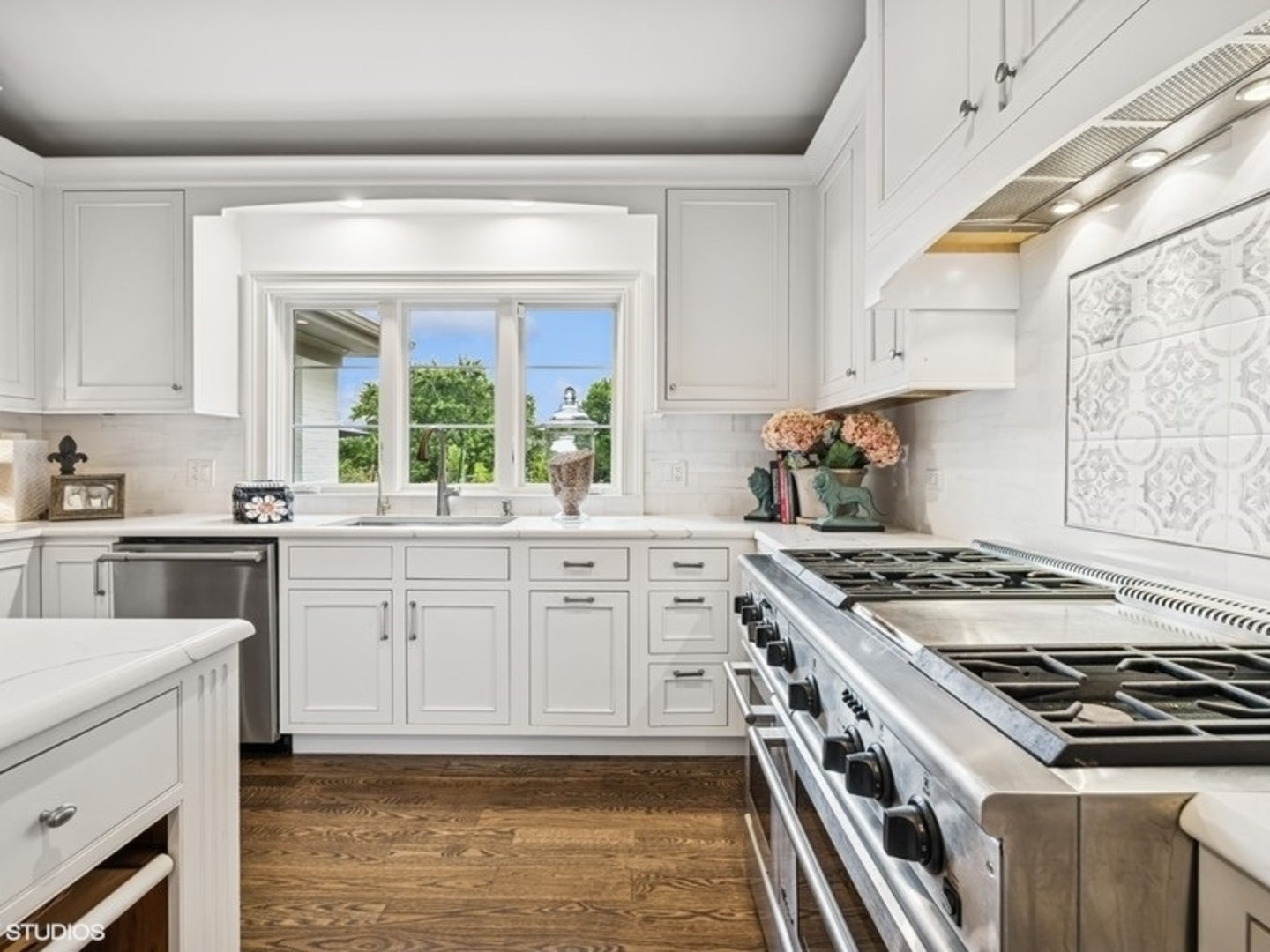 Barrington Hills, Illinois, 60010, United States, 6 Bedrooms Bedrooms, ,4 BathroomsBathrooms,Residential,Active,1987255