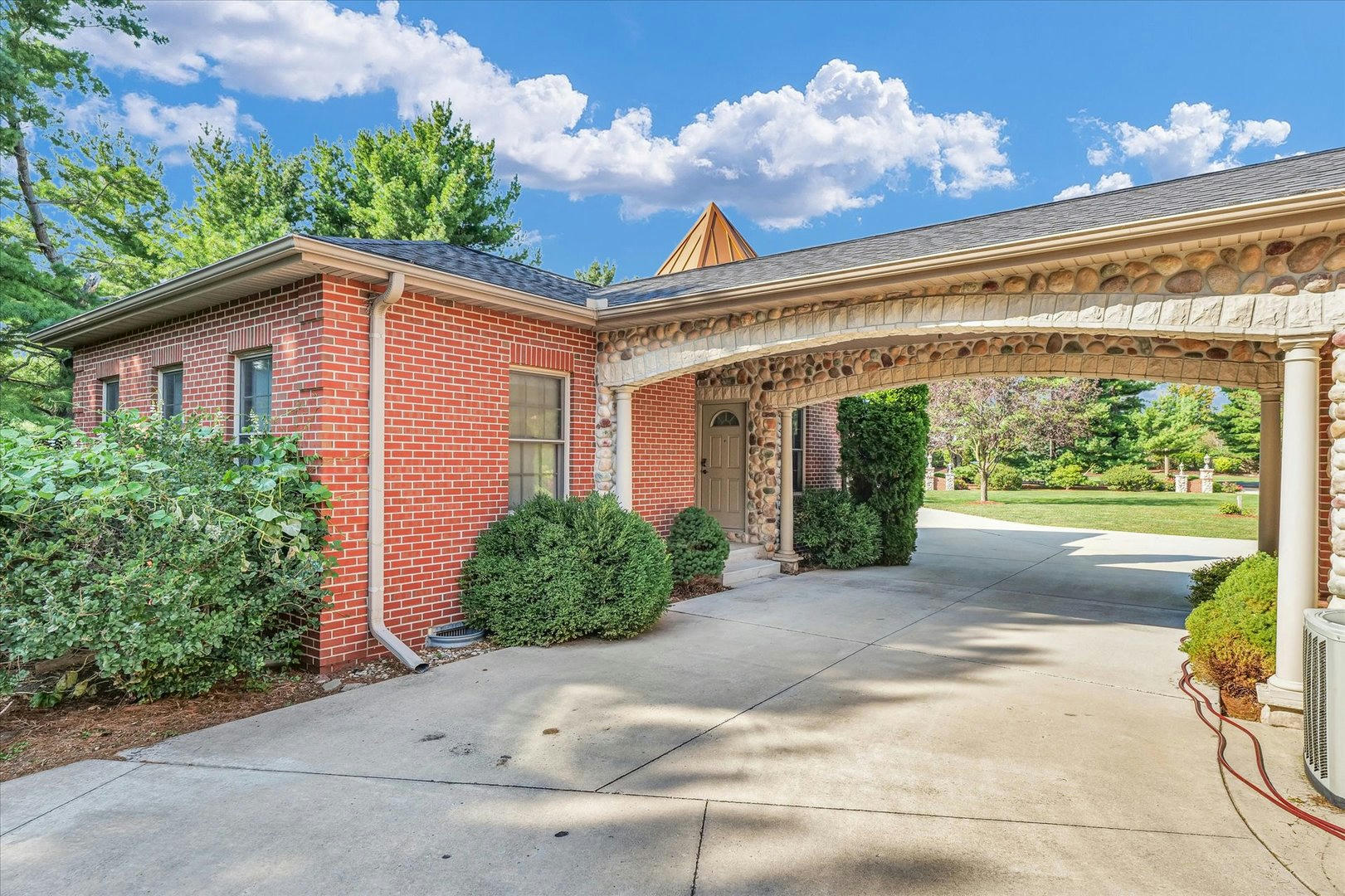 Champaign, Illinois, 61822, United States, ,Residential,Active,1701852