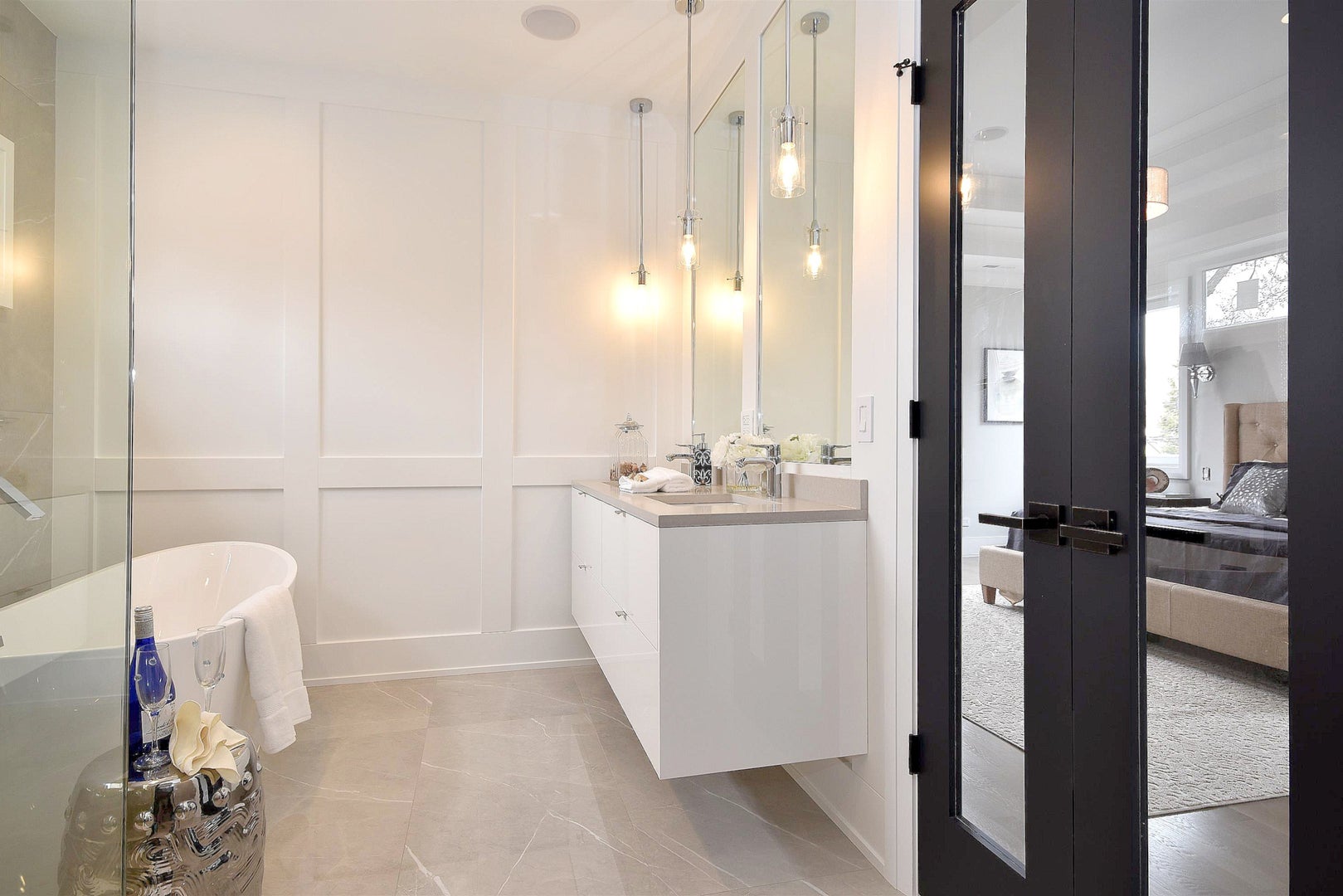 Chicago, Illinois, 60618, United States, 5 Bedrooms Bedrooms, ,5 BathroomsBathrooms,Residential,Active,1988433