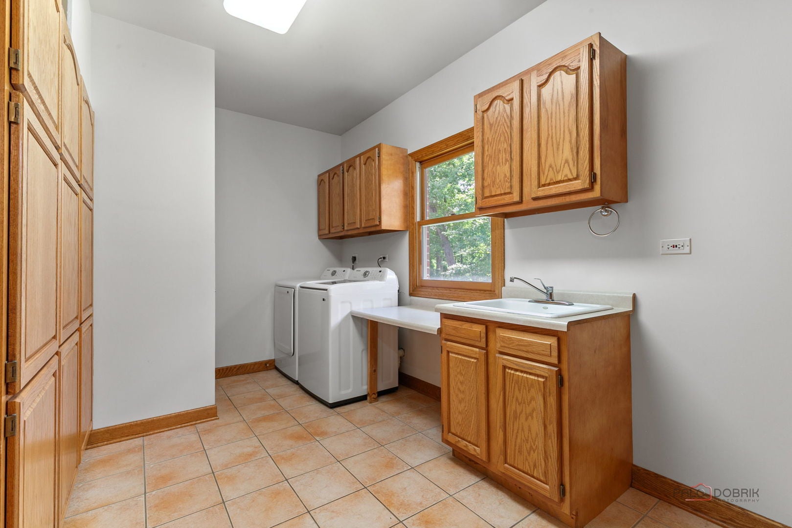 Mundelein, Illinois, 60060, United States, 4 Bedrooms Bedrooms, ,5 BathroomsBathrooms,Residential,Active,1934797