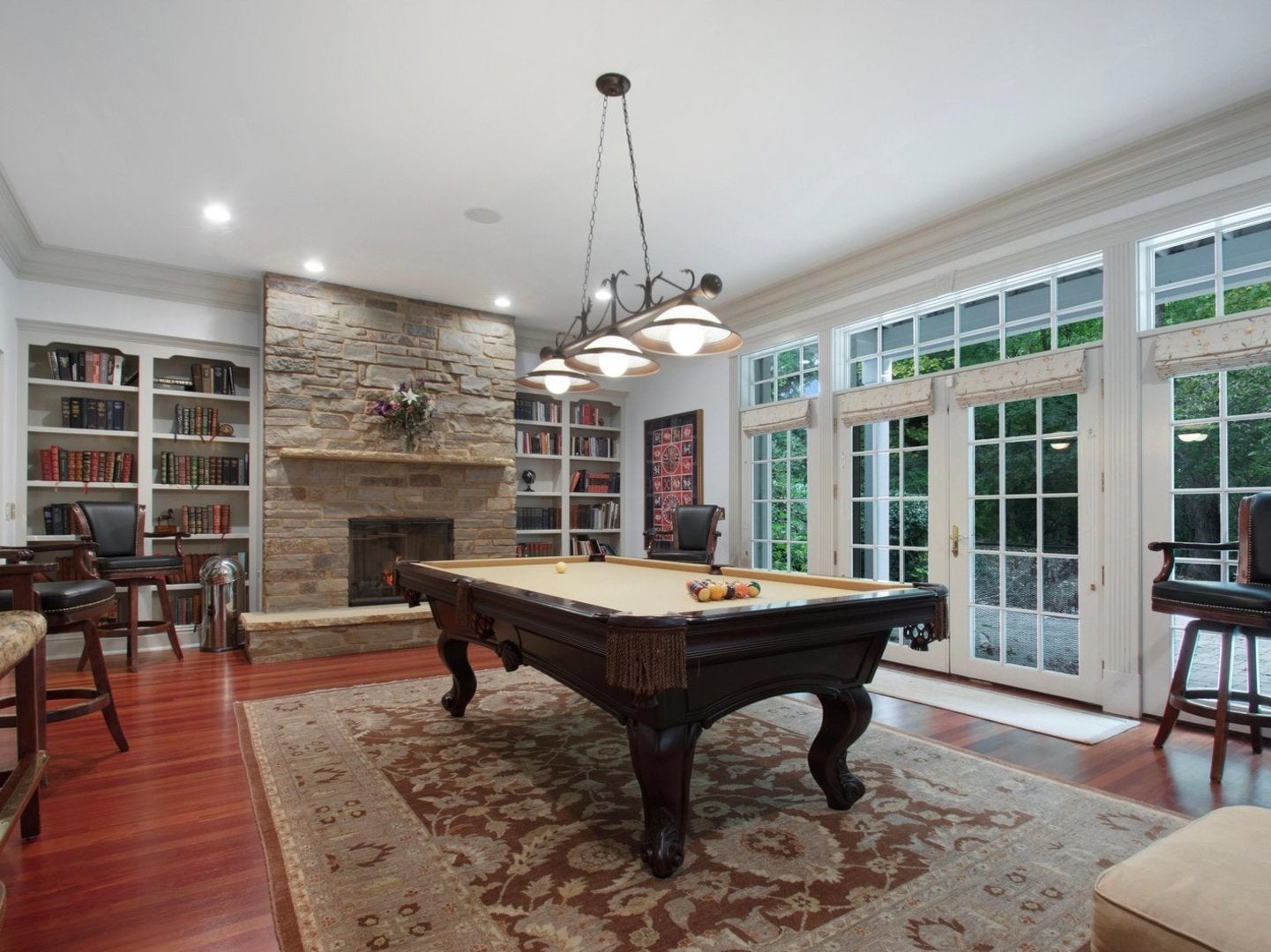 Rockford, Illinois, 61107, United States, 6 Bedrooms Bedrooms, ,7 BathroomsBathrooms,Residential,Active,1922304