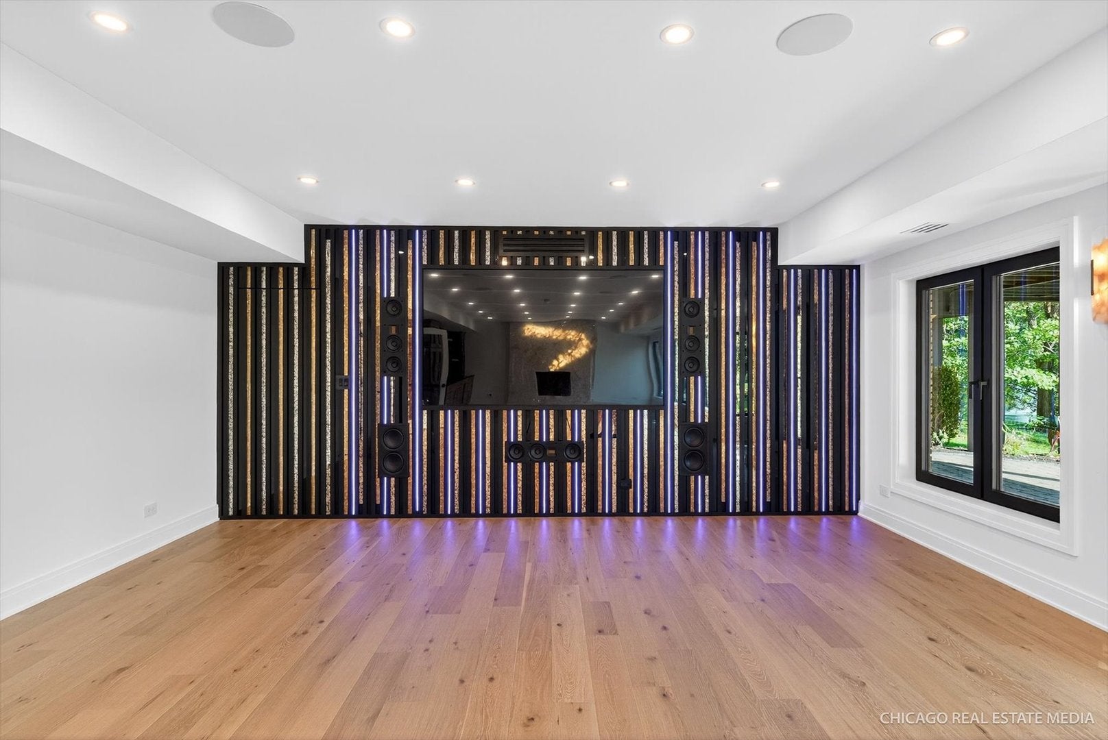 Burr Ridge, Illinois, 60527, United States, 5 Bedrooms Bedrooms, ,6 BathroomsBathrooms,Residential,Active,1995246