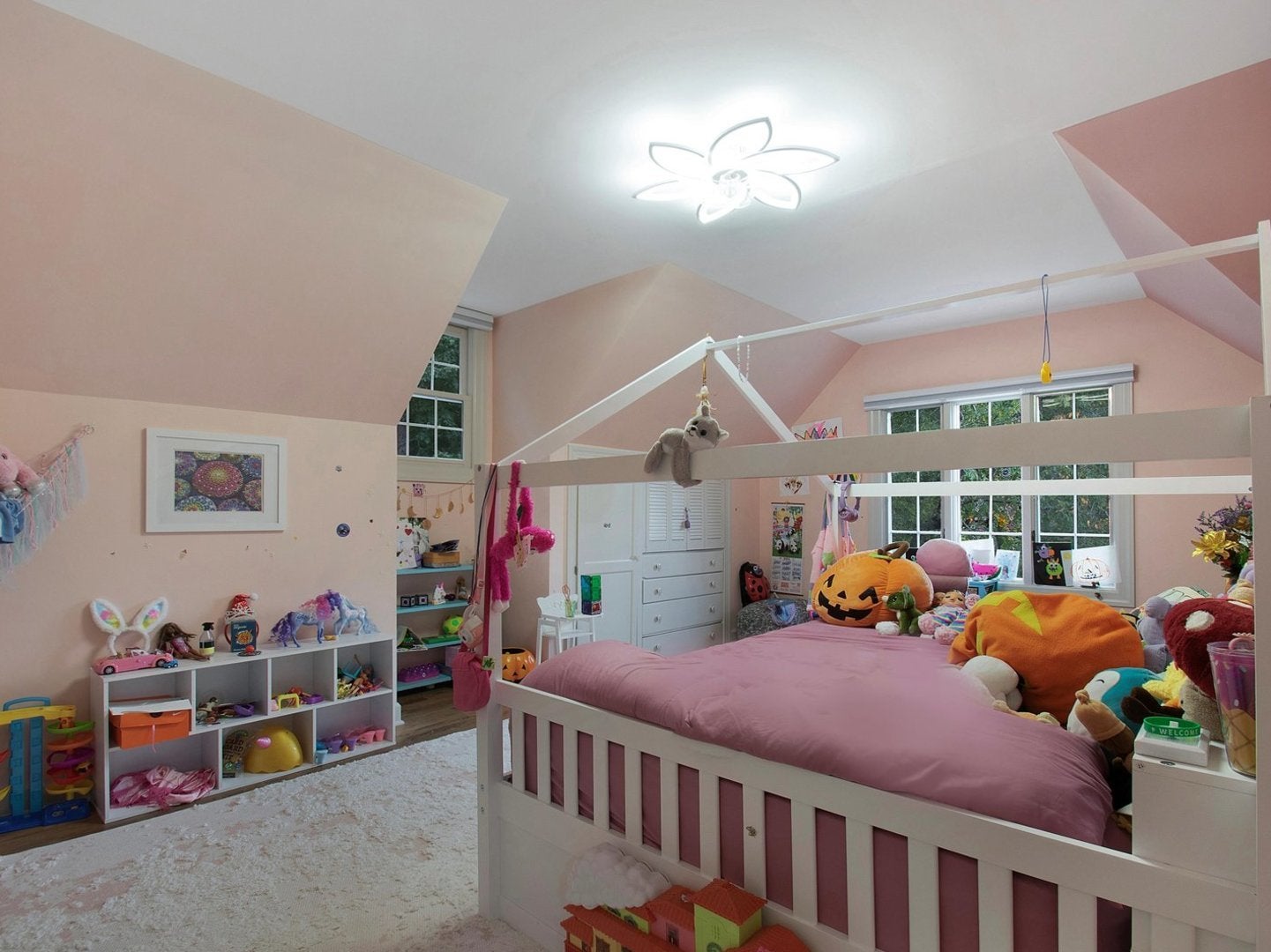 Rockford, Illinois, 61107, United States, 6 Bedrooms Bedrooms, ,7 BathroomsBathrooms,Residential,Active,1987218