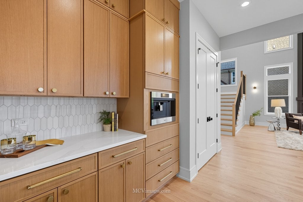 Lemont, Illinois, 60439, United States, 5 Bedrooms Bedrooms, ,6 BathroomsBathrooms,Residential,Active,1954005