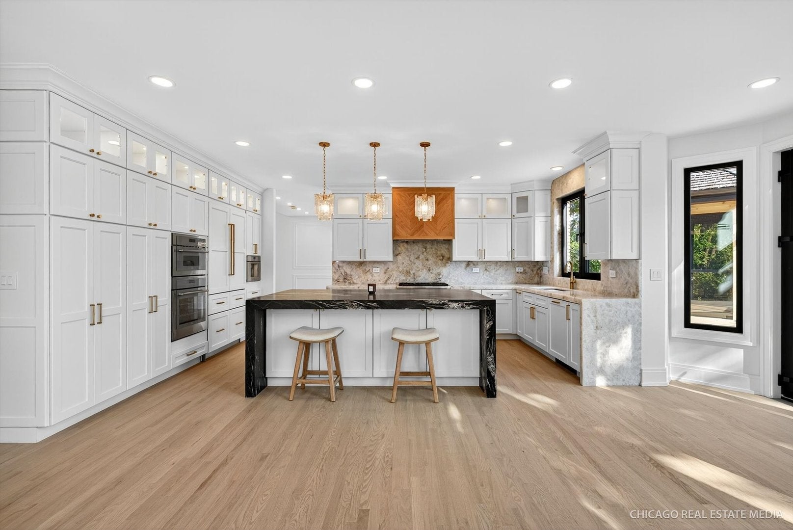 Burr Ridge, Illinois, 60527, United States, 5 Bedrooms Bedrooms, ,6 BathroomsBathrooms,Residential,Active,1995246