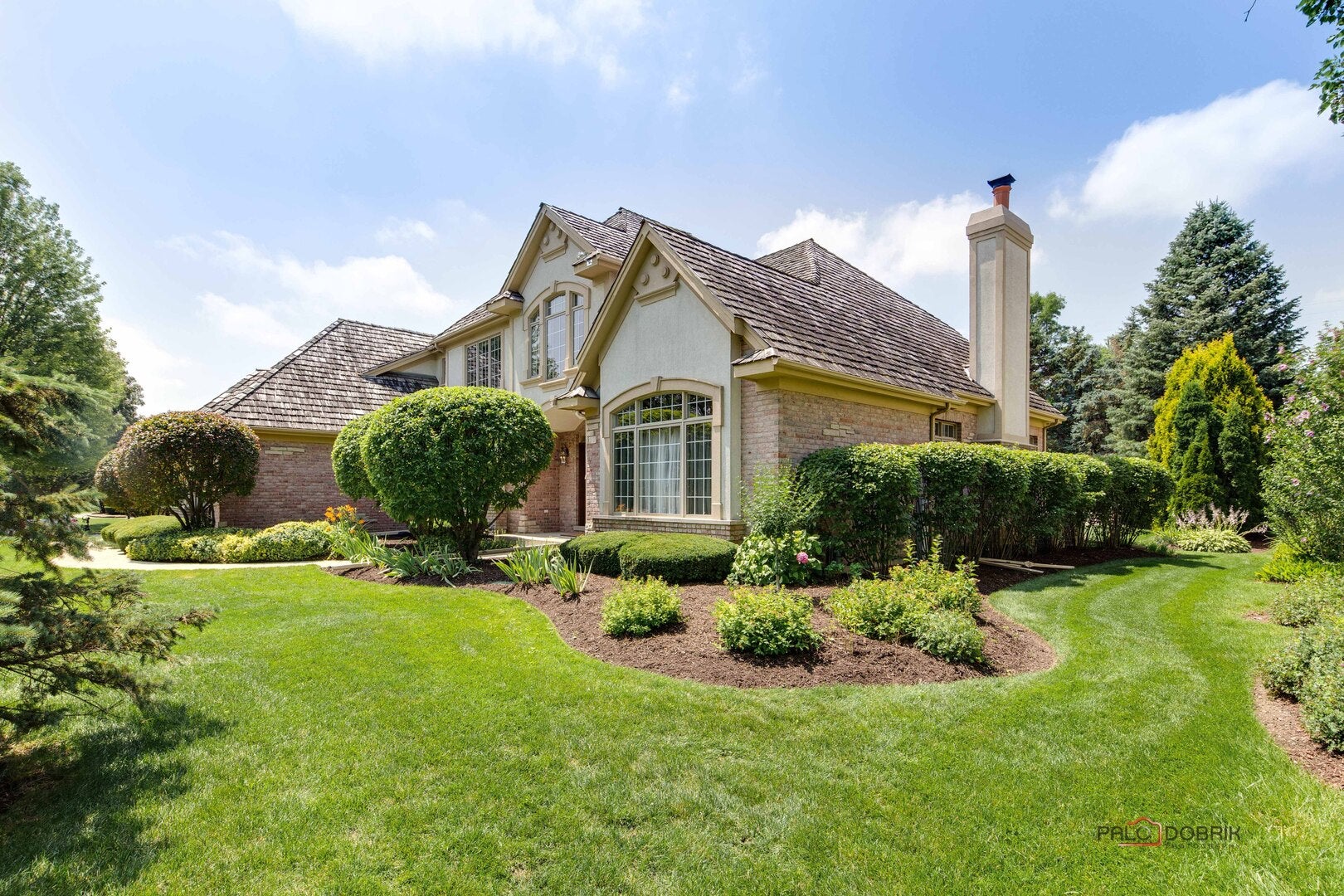 Libertyville, Illinois, 60048, United States, 5 Bedrooms Bedrooms, ,5 BathroomsBathrooms,Residential,Active,1900216